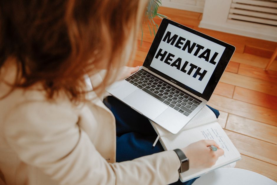 How Can I Recognize Derealization During Anxiety and Ground Myself?