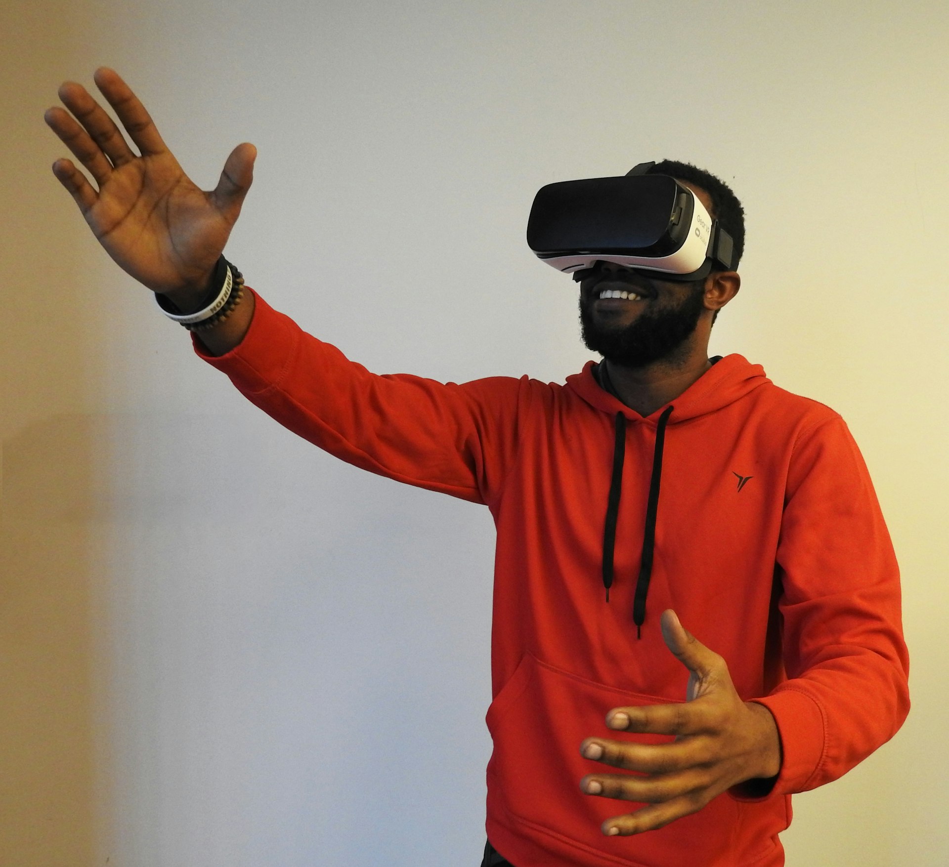 How Virtual Reality Is Shaping the Future of Healthcare: Benefits, Innovations, and Access